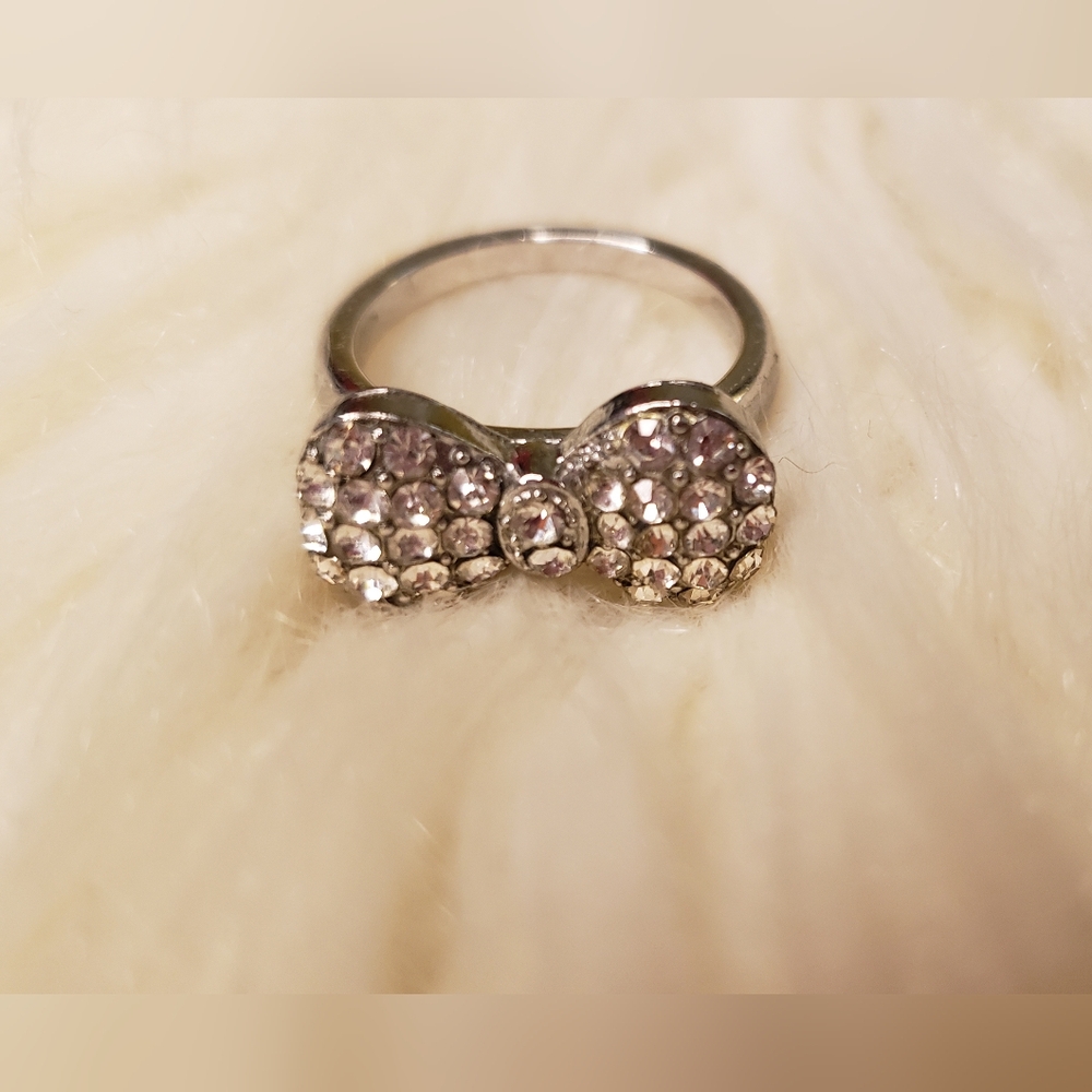 ✨ Sparkly Rhinestone Bow Ring – Dainty, Cute & Girly Glam ✨